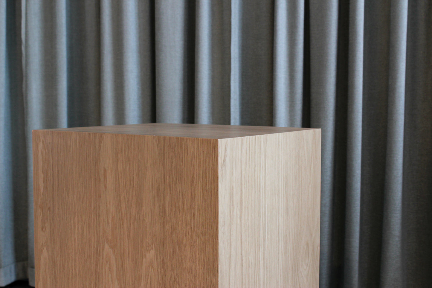 Plinth i finér